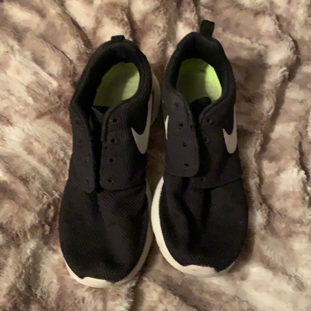 Nike roshes shoes